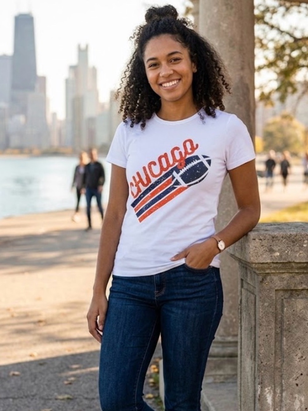 Chicago Bears White Graphic Tee Red Blue NFL Football T-Shirt Women Size Small